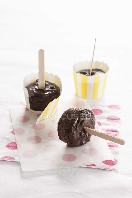 Sucettes de glace au chocolat maison — Photo de stock