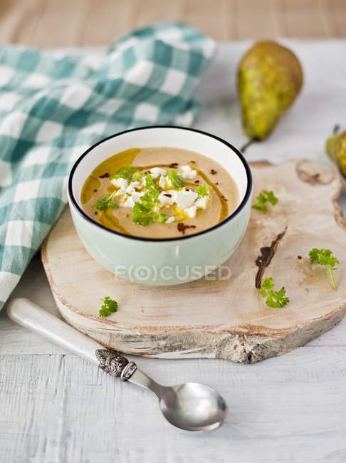 Soup-cream with parsley and pears — Stock Photo