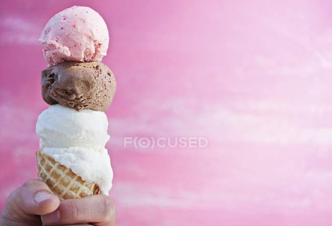 Vanilla, chocolate and strawberry ice cream — Stock Photo