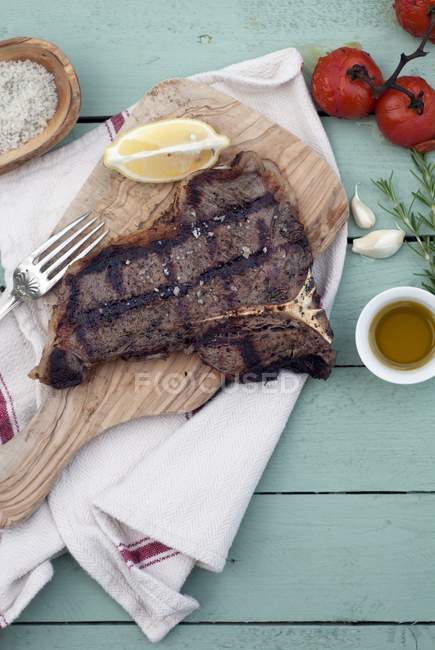 Bistecca di T-bone alla griglia — Foto stock