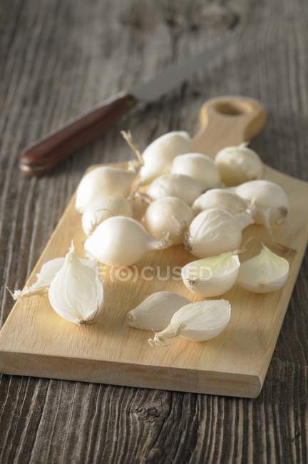 Oignons blancs à bord — Photo de stock
