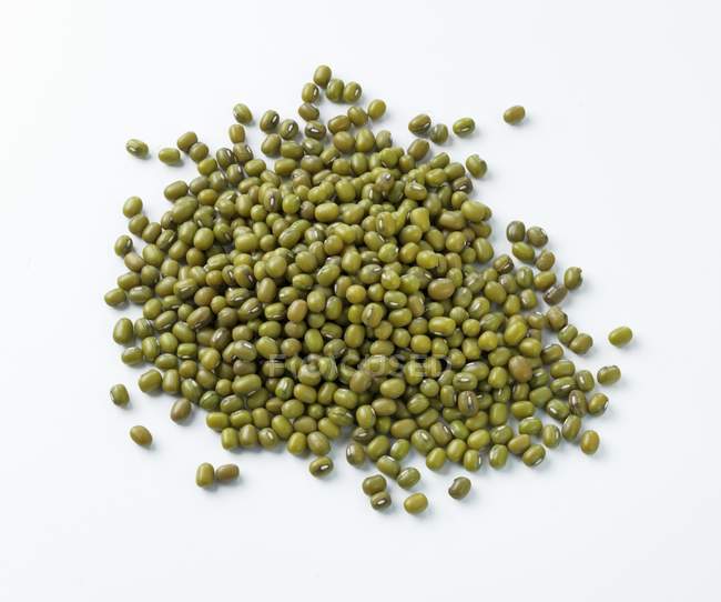 Pile of mung beans — Stock Photo
