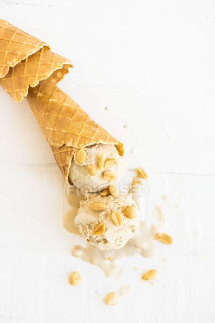 Peanut butter and banana — Stock Photo