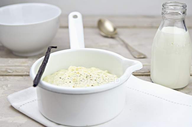 Rice pudding with vanilla pod — Stock Photo