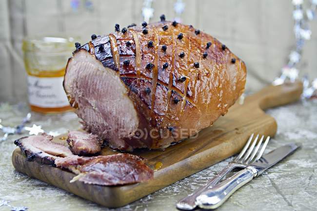 Glazed Christmas ham — Stock Photo