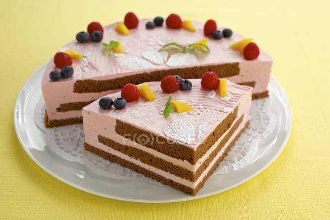 Cream cake on plate — Stock Photo