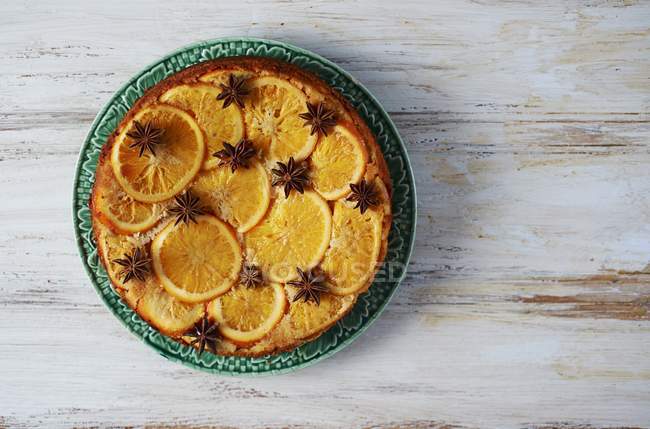 Torta all'arancia senza farina con anice stellato — Foto stock