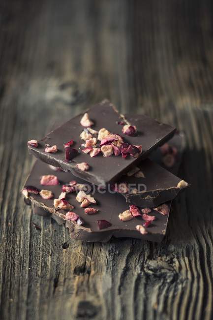 Chocolate with dried cranberries — Stock Photo