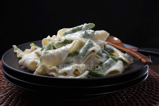 Pappardelle pasta with ricotta sauce — Stock Photo