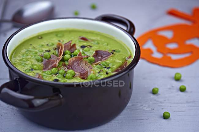 And-Pea soup with ham for Halloween — Stock Photo