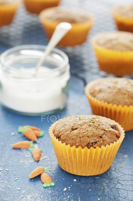 Carrot and spelt muffins — Stock Photo