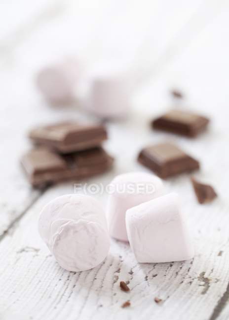 Рожевий зефір молока — стокове фото