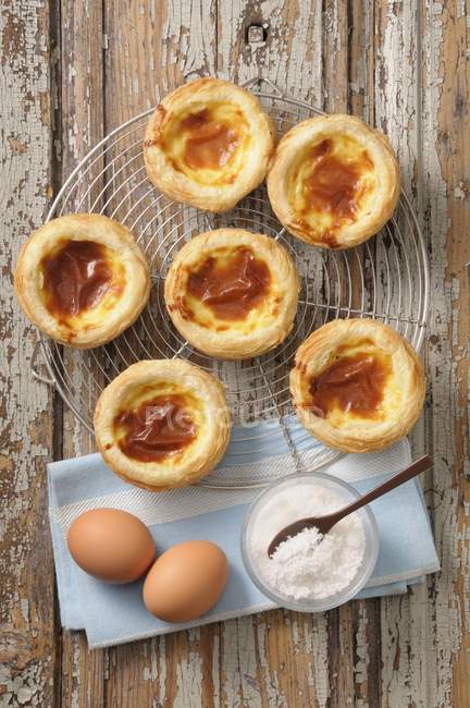 Traditional Portugal custards — Stock Photo