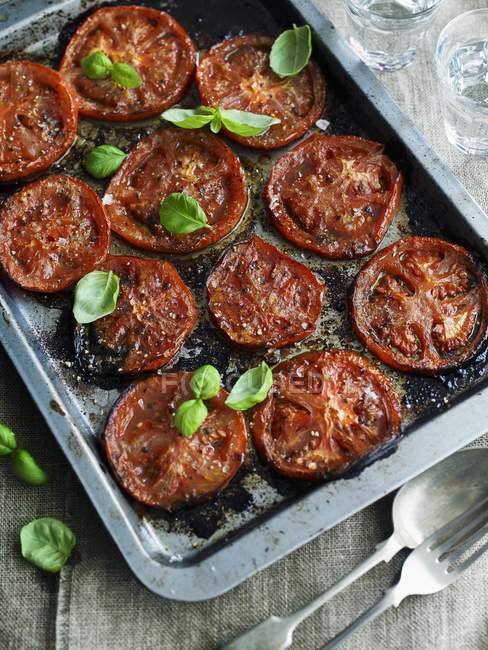 Tomates cozidos no forno — Fotografia de Stock