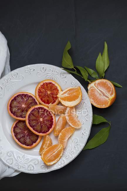 Rodajas de naranjas de sangre - foto de stock