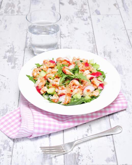 Crayfish salad with rocket — Stock Photo