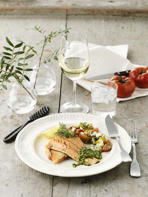 Char fillet with salad — Stock Photo