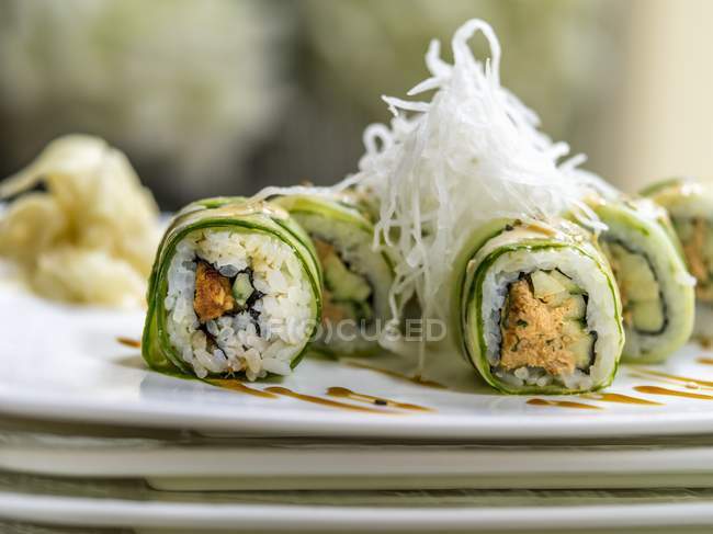 Cucumber maki with noodles — Stock Photo