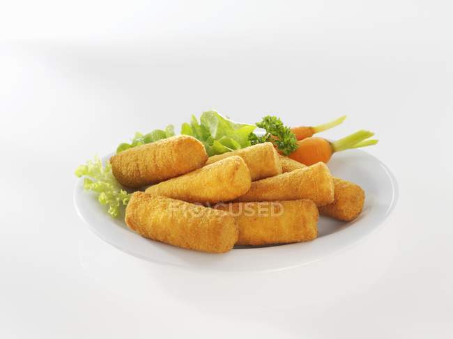 Crocchette con carote e lattuga — Foto stock