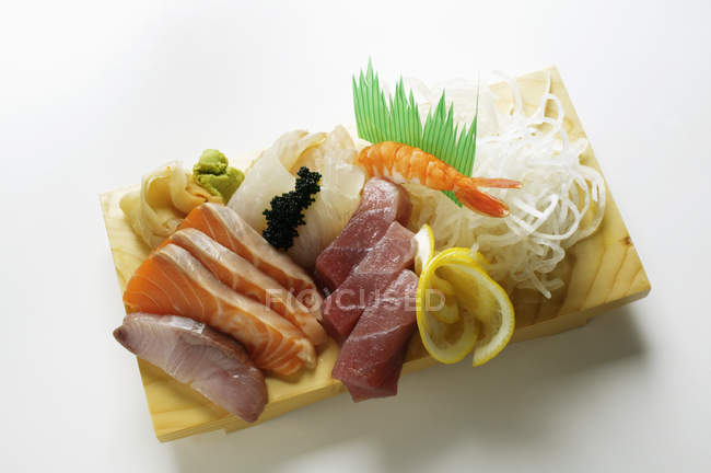 Sashimi, salmone, tonno, legno, asse , — Foto stock
