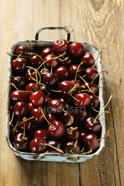 Sweet black cherries — Stock Photo