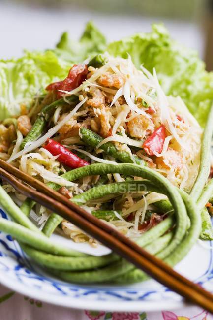 Salada de mamão com feijão — Fotografia de Stock
