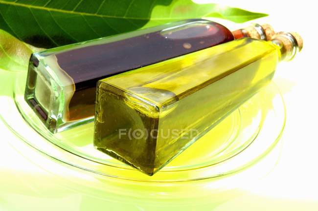 Vinagre alsámico y aceite de oliva - foto de stock