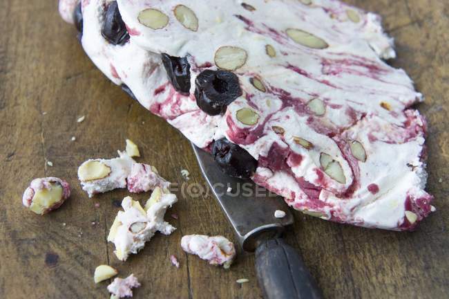 Cranberry and almond fudge — Stock Photo