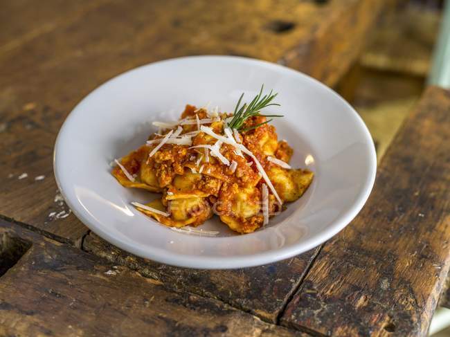 Ravioli pasta with minced meat sauce — Stock Photo