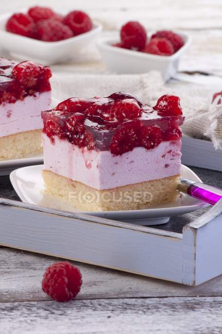 Slice of raspberry cheesecake — Stock Photo