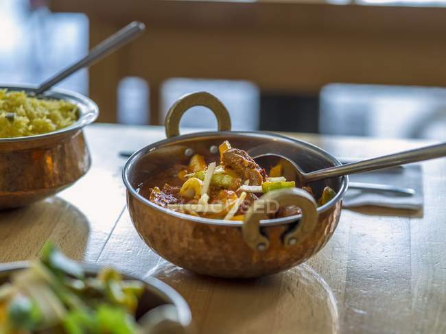 Curry de cordeiro com pimentas e arroz — Fotografia de Stock