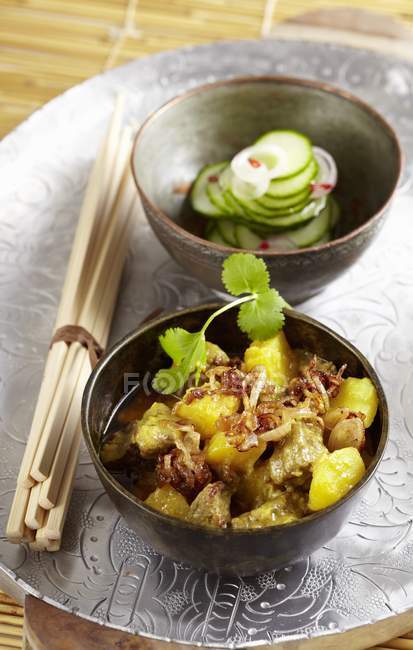 Yellow beef curry — Stock Photo