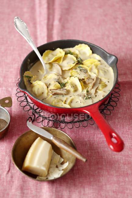 Ravioli pasta in mushroom sauce — Stock Photo