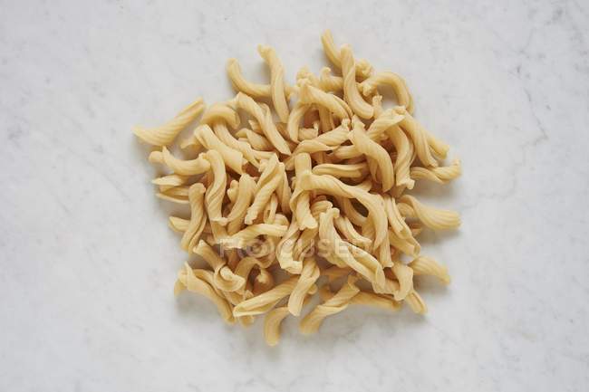 Pastas frescas sin cocer - foto de stock