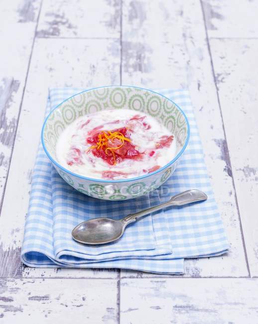 Yoghurt with rhubarb compote — Stock Photo