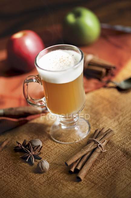 Closeup view of mulled apple Cider in glass — Stock Photo
