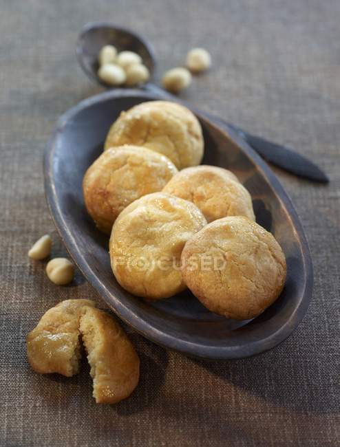 Galletas de nuez de macadamia - foto de stock
