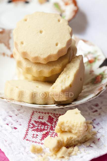 Shortbread stacked on plate — Stock Photo