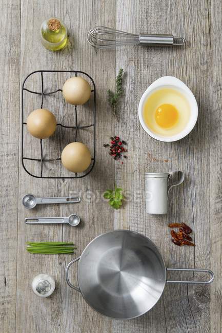 Arrangement of kitchen utensils — Stock Photo