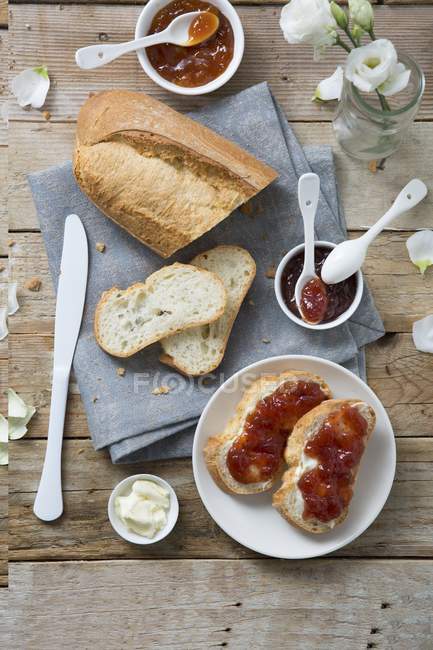 White bread with jam — Stock Photo