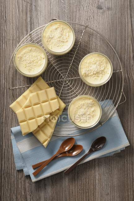 Mousse de chocolate blanco - foto de stock