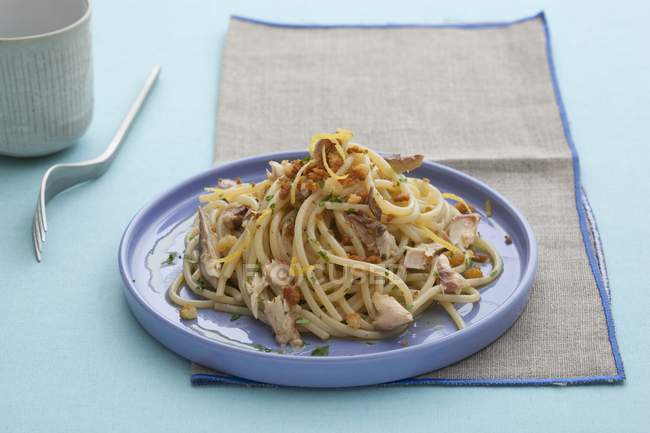 Spaghetti mit Makrelen — Stockfoto