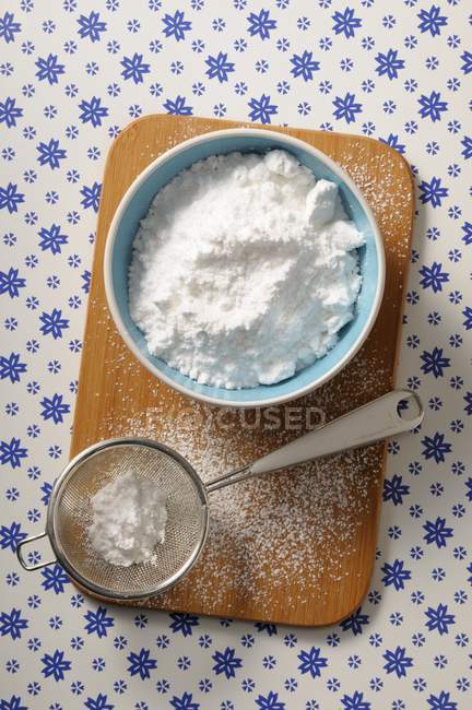 Azúcar en tazón - foto de stock