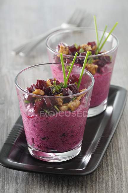 Beetroot verrines with cheese — Stock Photo