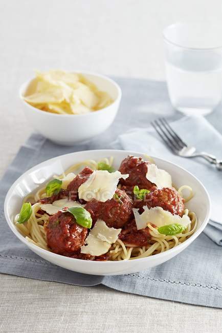 Meatballs with dried tomatoes — Stock Photo