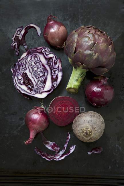 Vegetables featuring artichokes — Stock Photo