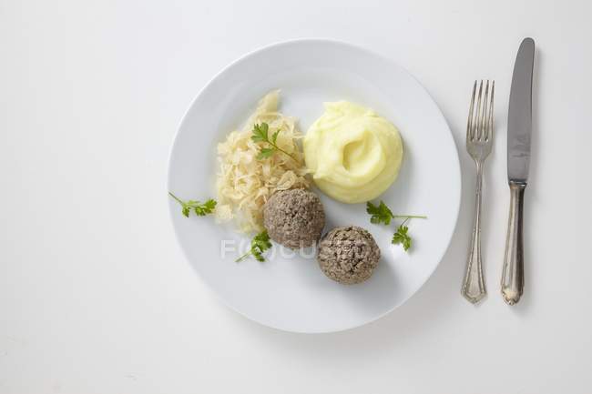 Meatballs with mashed potatoes — Stock Photo
