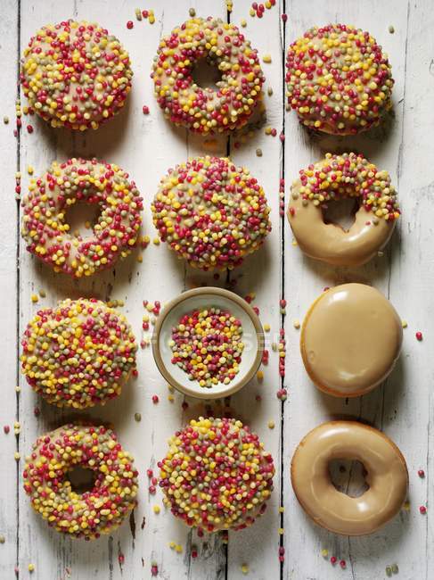 Tutti frutti fudge doughnuts — Stock Photo