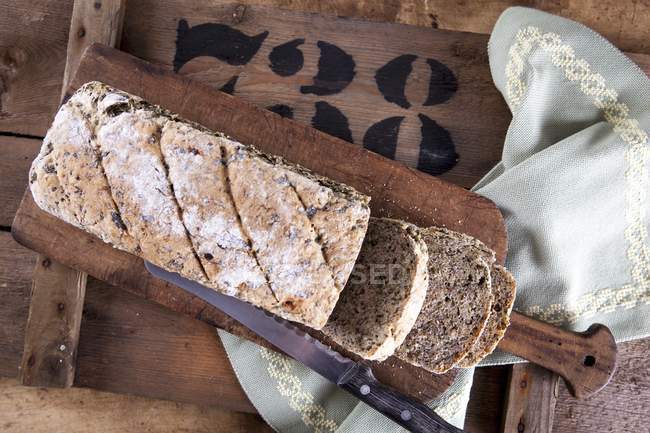 Wild garlic bread — Stock Photo