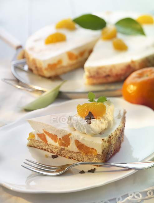 Mandarinen-Torte mit Quark und Sahne — Stockfoto